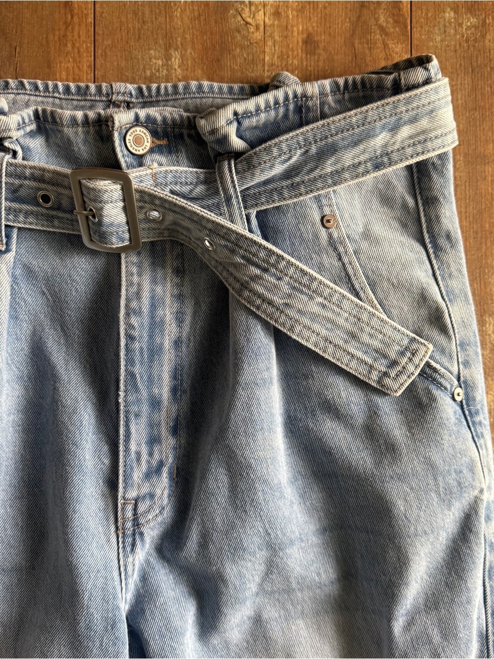 KanCan Ilena Ultra High Rise Mom Belted Medium Wash Jean Size 9/28 - Picture 5 of 9